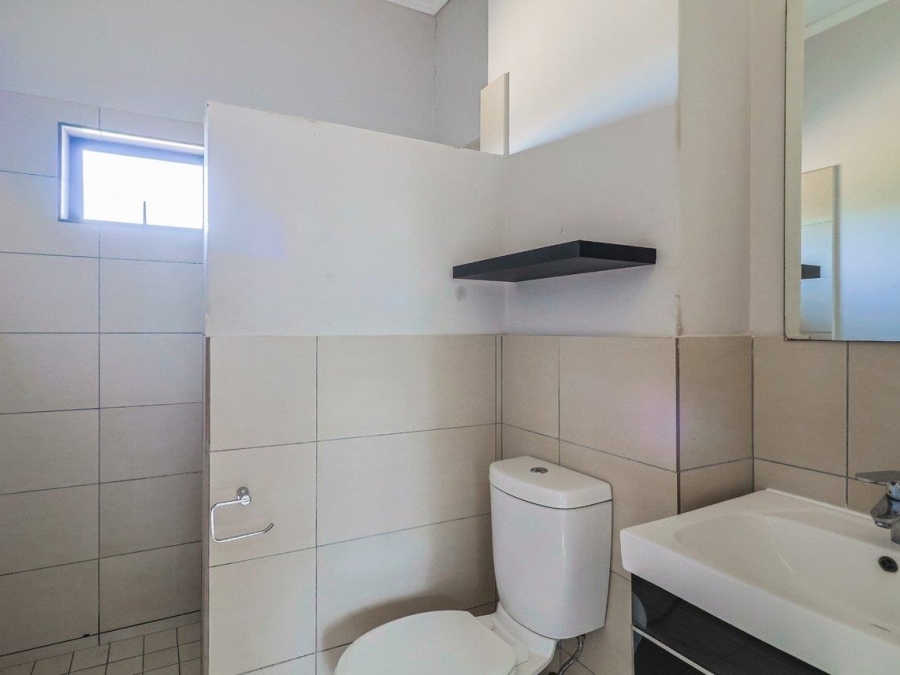 To Let 2 Bedroom Property for Rent in Jackal Creek Golf Estate Gauteng