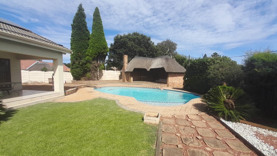 3 Bedroom Property for Sale in Aston Manor Gauteng