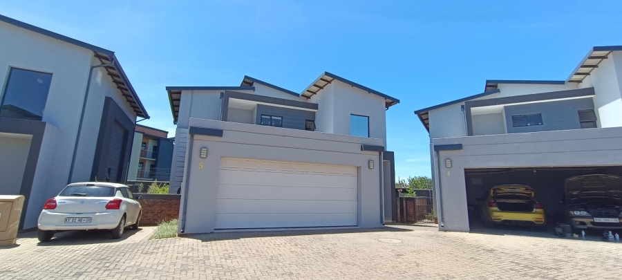 3 Bedroom Property for Sale in Glen Eagle Estate Gauteng