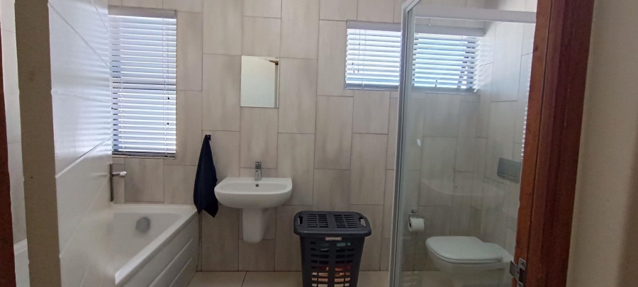 3 Bedroom Property for Sale in Glen Eagle Estate Gauteng