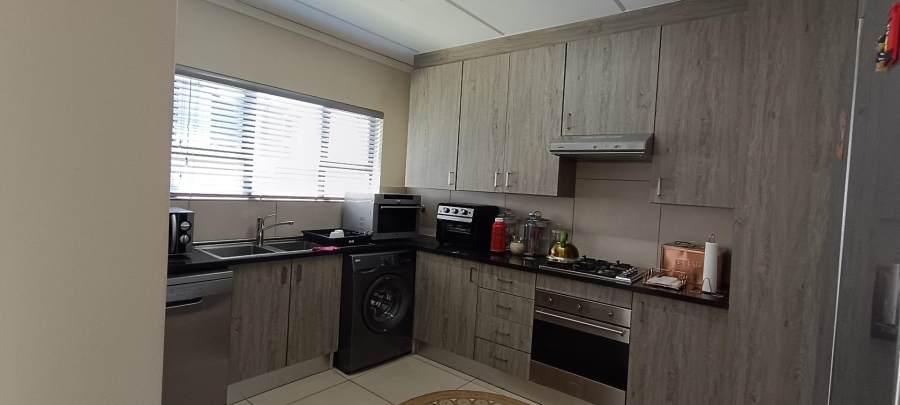 3 Bedroom Property for Sale in Glen Eagle Estate Gauteng