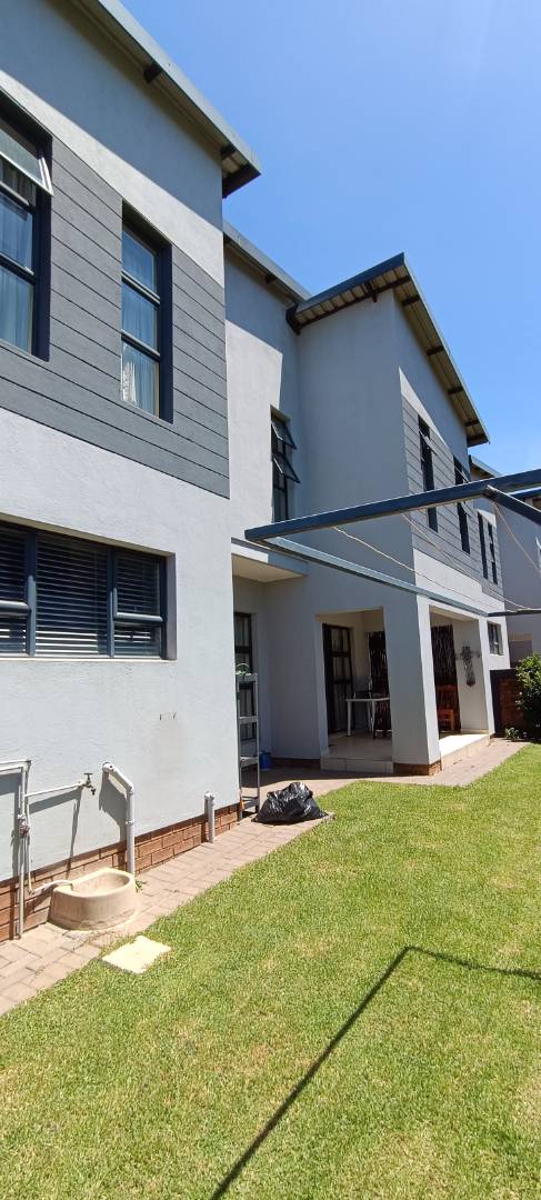 3 Bedroom Property for Sale in Glen Eagle Estate Gauteng