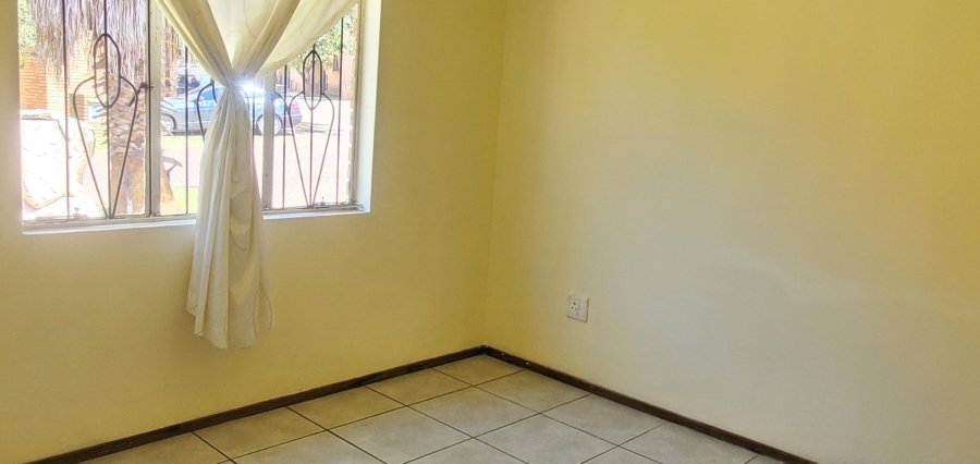 2 Bedroom Property for Sale in Witpoortjie Gauteng