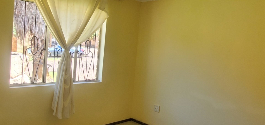 2 Bedroom Property for Sale in Witpoortjie Gauteng