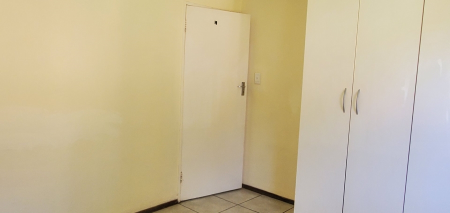 2 Bedroom Property for Sale in Witpoortjie Gauteng