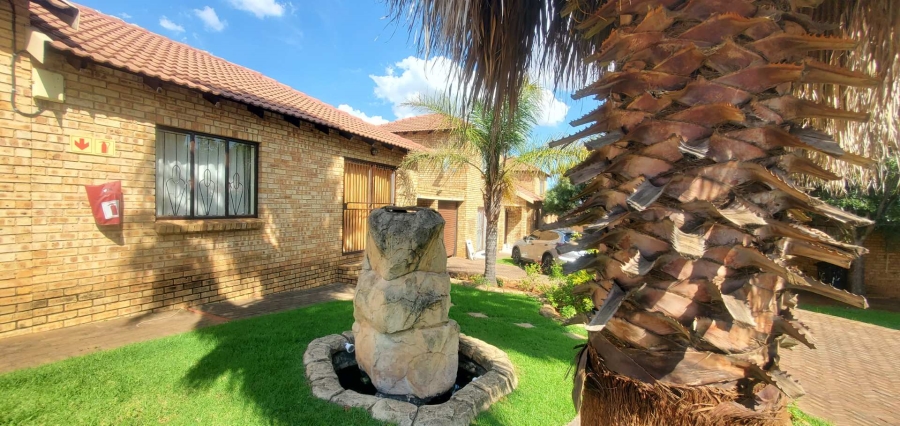 2 Bedroom Property for Sale in Witpoortjie Gauteng