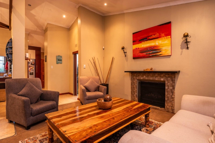 5 Bedroom Property for Sale in Brackendowns Gauteng