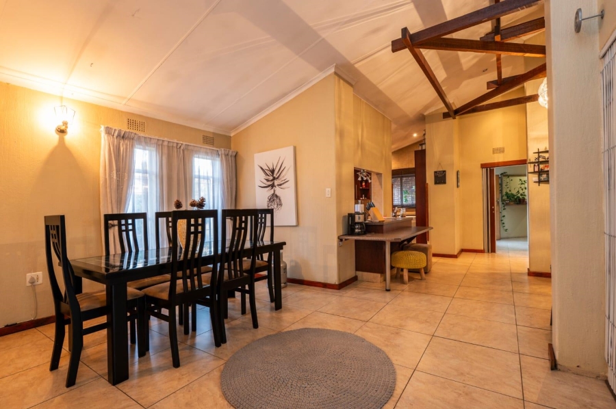 5 Bedroom Property for Sale in Brackendowns Gauteng