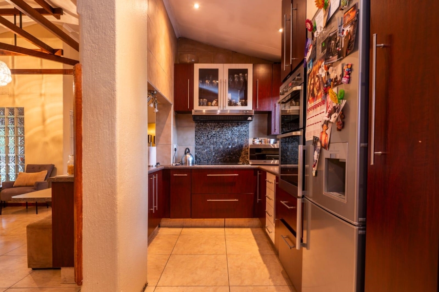 5 Bedroom Property for Sale in Brackendowns Gauteng