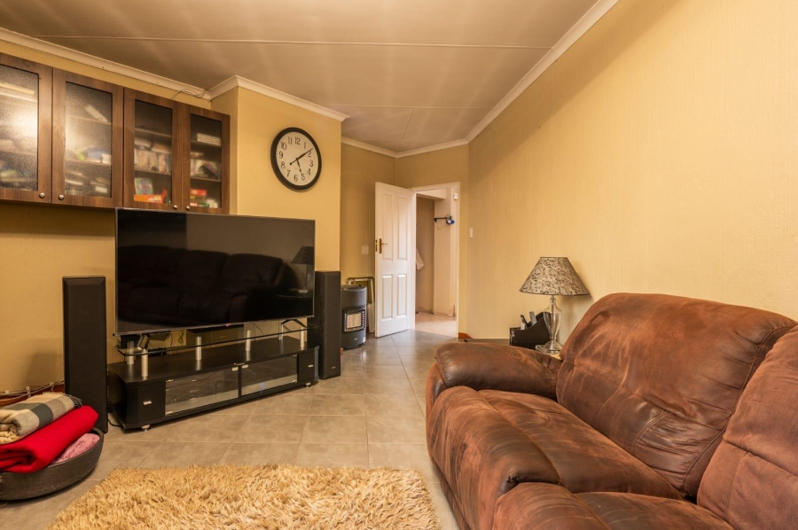 5 Bedroom Property for Sale in Brackendowns Gauteng