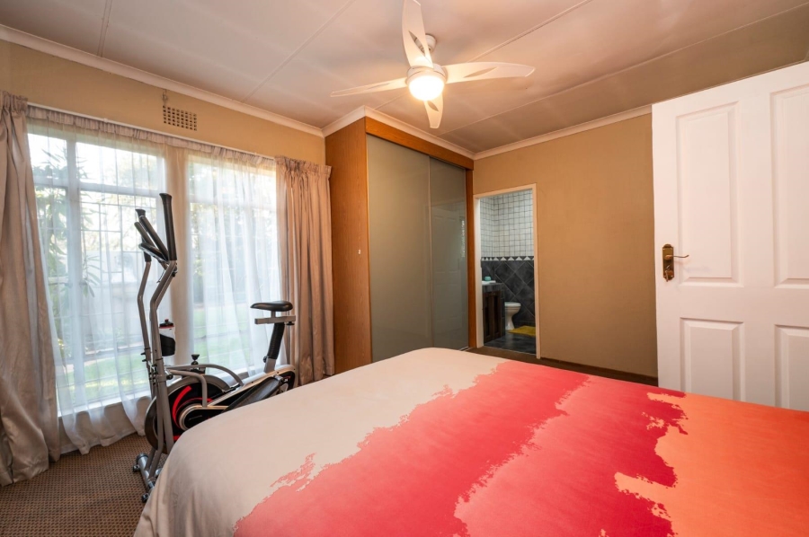 5 Bedroom Property for Sale in Brackendowns Gauteng
