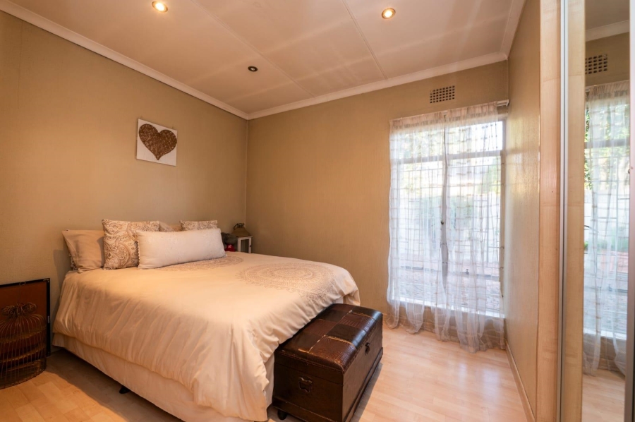 5 Bedroom Property for Sale in Brackendowns Gauteng