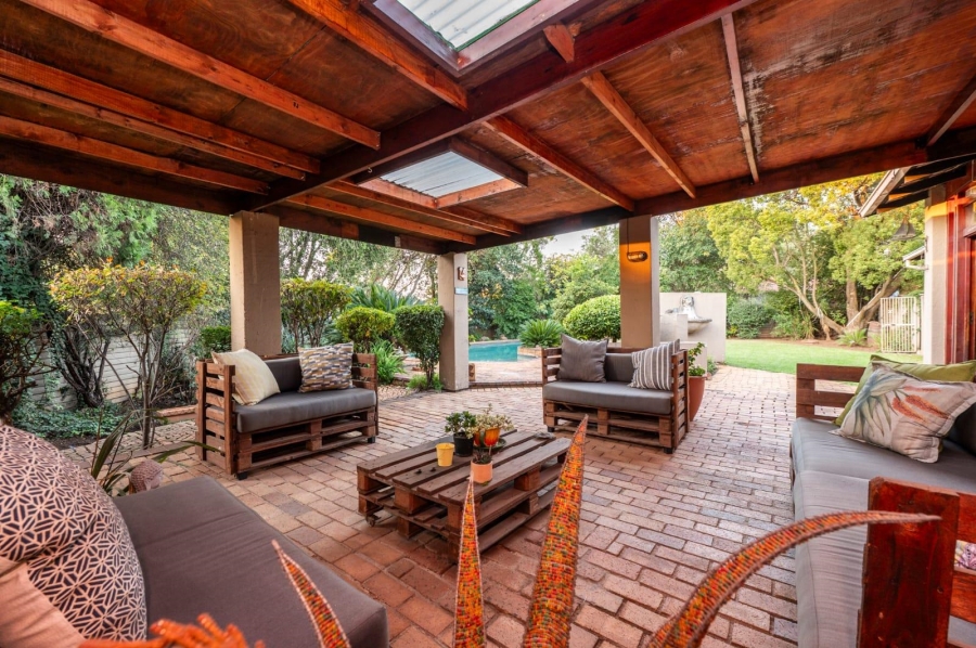 5 Bedroom Property for Sale in Brackendowns Gauteng