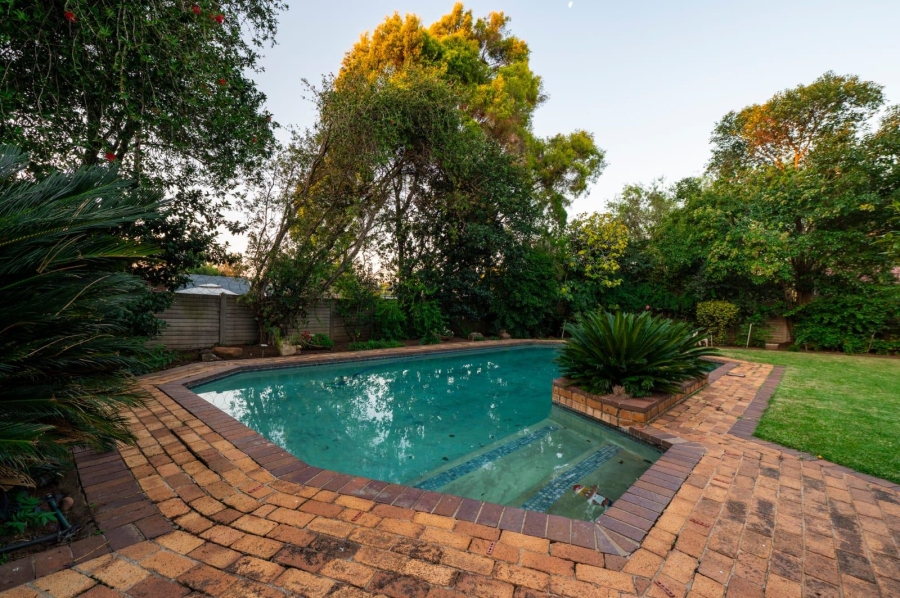 5 Bedroom Property for Sale in Brackendowns Gauteng
