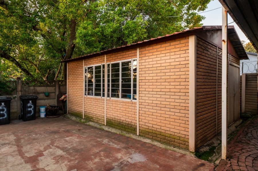 5 Bedroom Property for Sale in Brackendowns Gauteng
