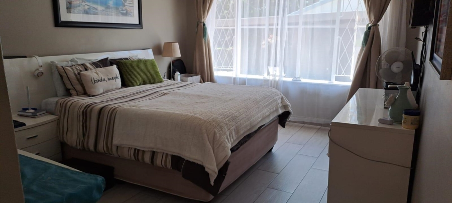 3 Bedroom Property for Sale in Brackendowns Gauteng