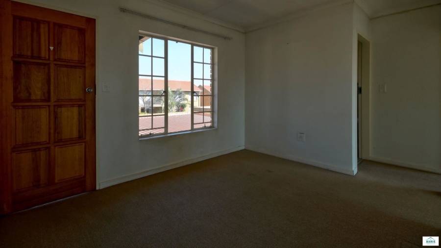 To Let 2 Bedroom Property for Rent in Garsfontein Gauteng