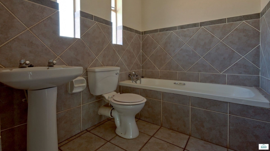 To Let 2 Bedroom Property for Rent in Garsfontein Gauteng