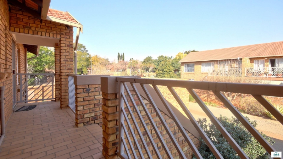 To Let 2 Bedroom Property for Rent in Garsfontein Gauteng