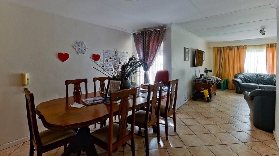 To Let 3 Bedroom Property for Rent in Equestria Gauteng