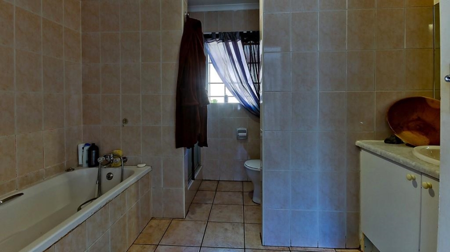 To Let 3 Bedroom Property for Rent in Equestria Gauteng
