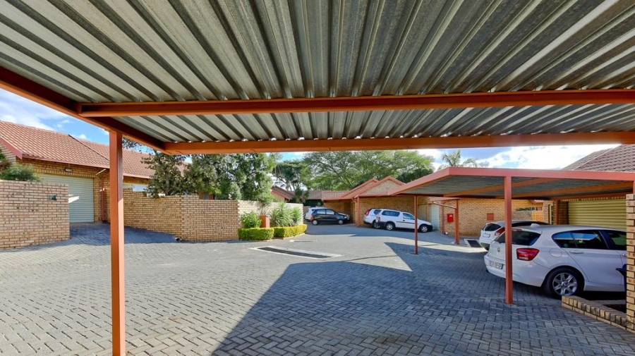 To Let 3 Bedroom Property for Rent in Equestria Gauteng