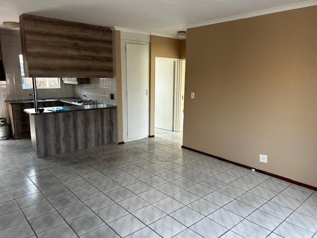 To Let 2 Bedroom Property for Rent in New Redruth Gauteng