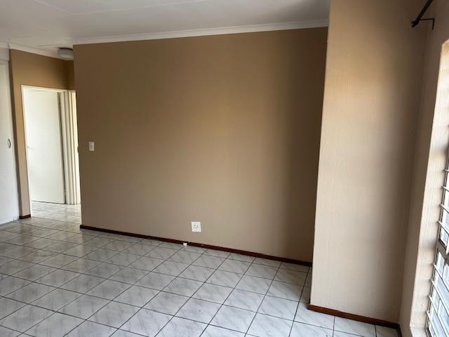 To Let 2 Bedroom Property for Rent in New Redruth Gauteng