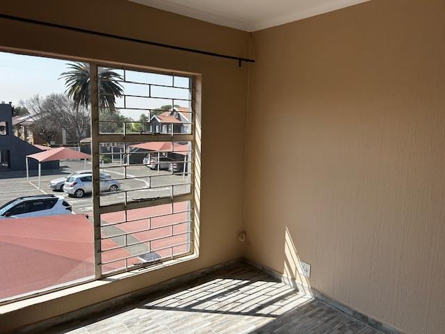 To Let 2 Bedroom Property for Rent in New Redruth Gauteng