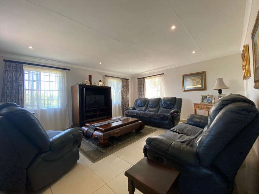 4 Bedroom Property for Sale in Walker Fruit Farms Gauteng