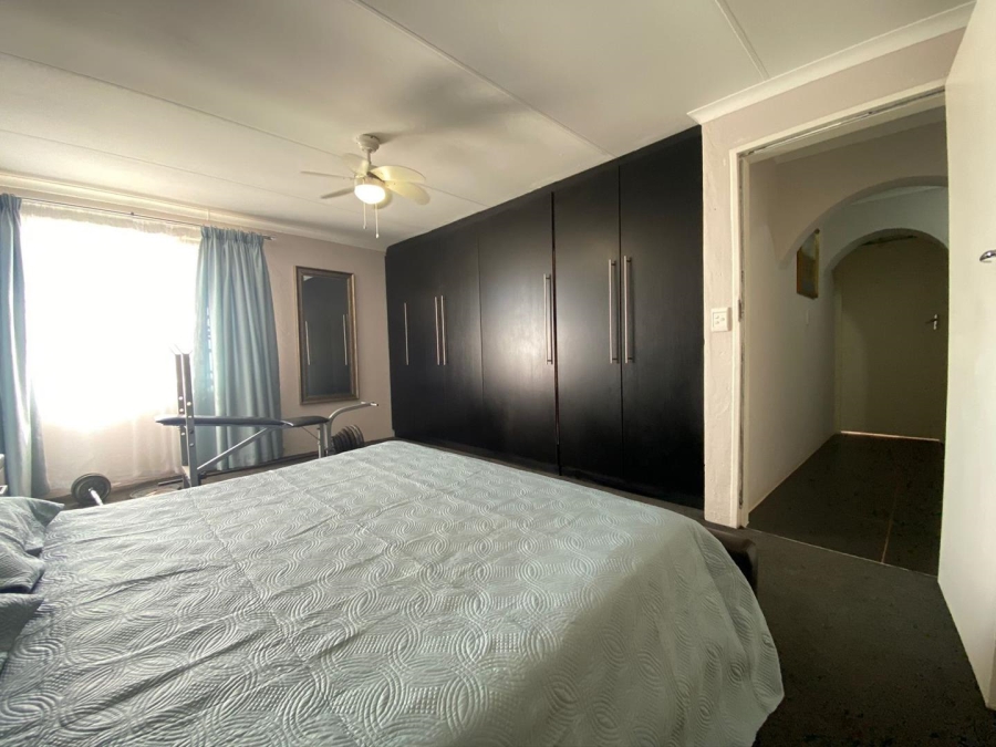4 Bedroom Property for Sale in Walker Fruit Farms Gauteng