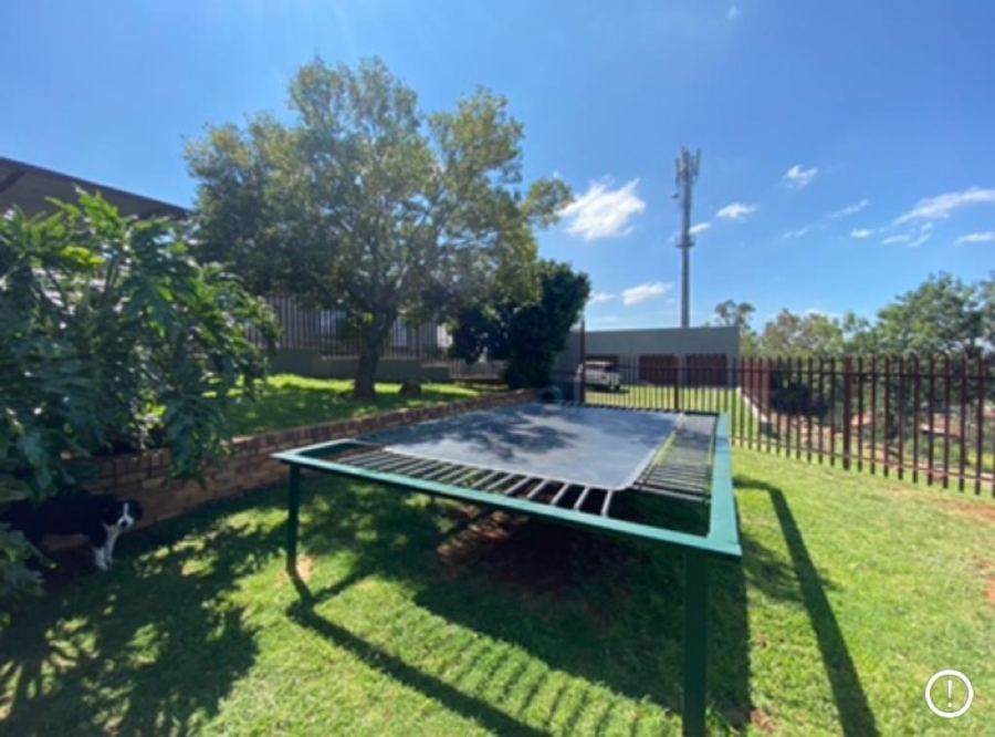 4 Bedroom Property for Sale in Walker Fruit Farms Gauteng