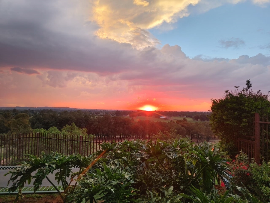 4 Bedroom Property for Sale in Walker Fruit Farms Gauteng