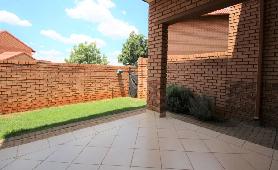 To Let 2 Bedroom Property for Rent in Hazeldean Gauteng