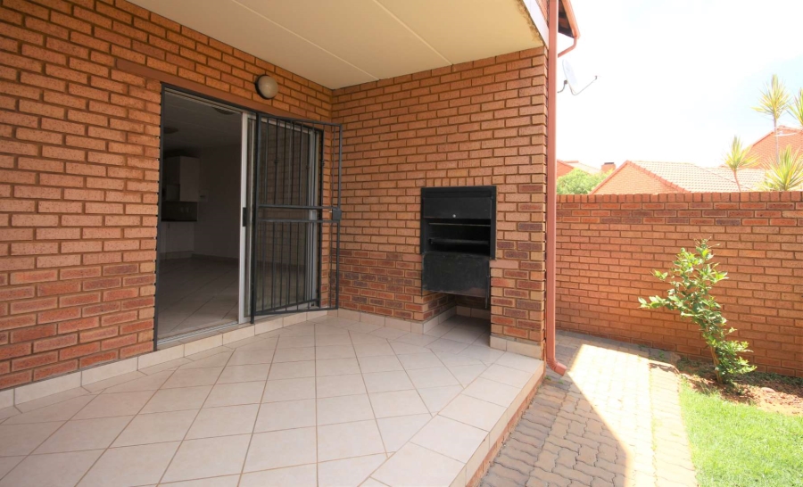 To Let 2 Bedroom Property for Rent in Hazeldean Gauteng