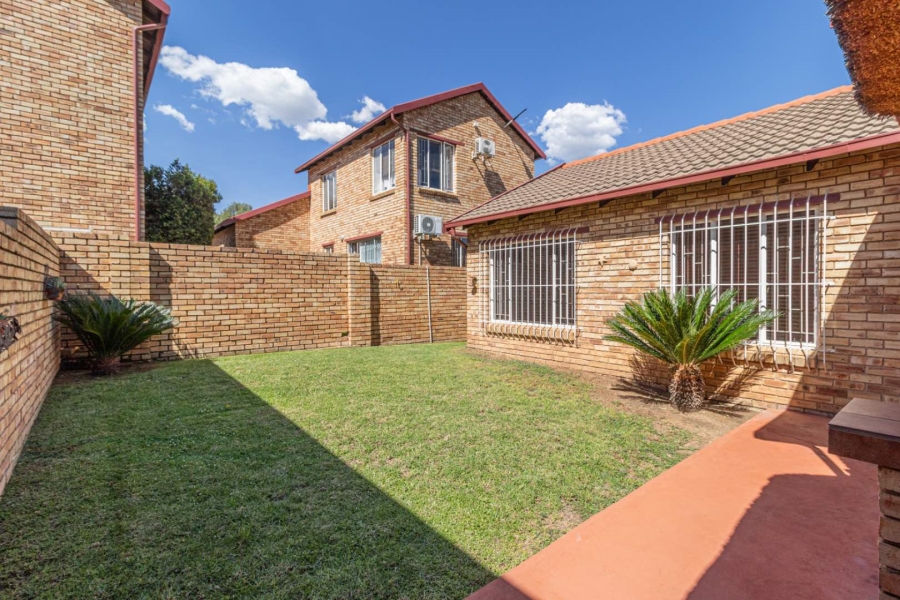 3 Bedroom Property for Sale in Wilgeheuwel Gauteng