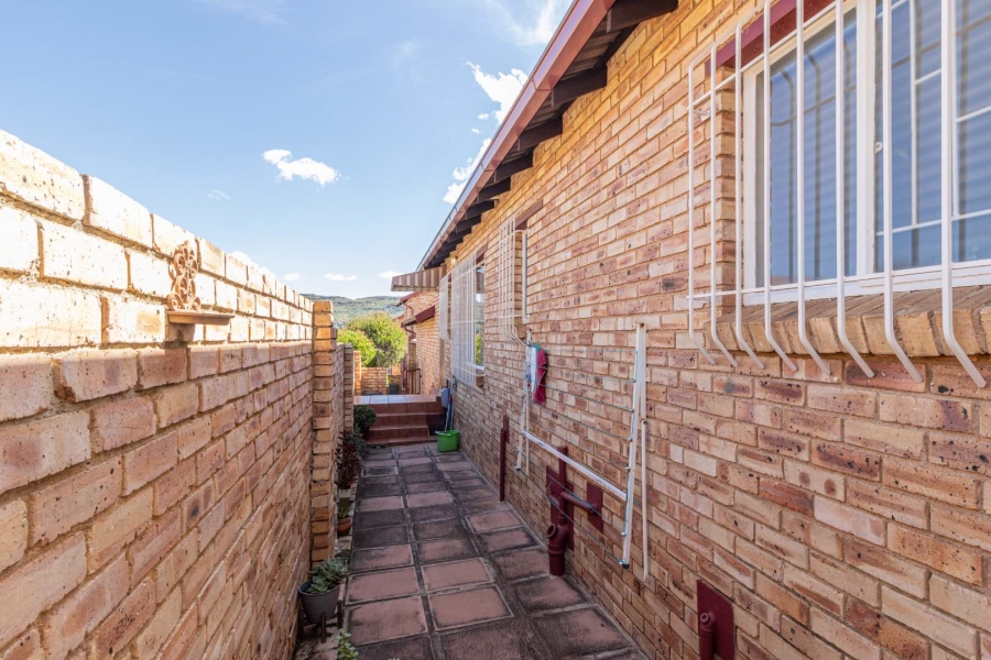 3 Bedroom Property for Sale in Wilgeheuwel Gauteng