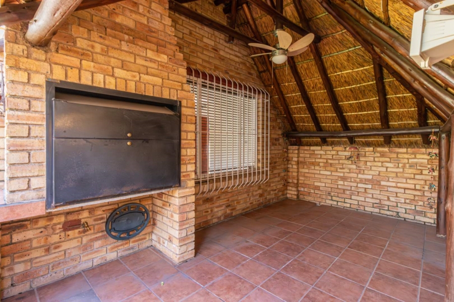 3 Bedroom Property for Sale in Wilgeheuwel Gauteng