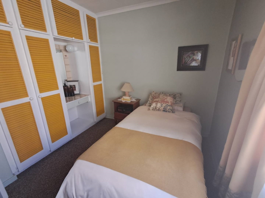 6 Bedroom Property for Sale in Kibler Park Gauteng