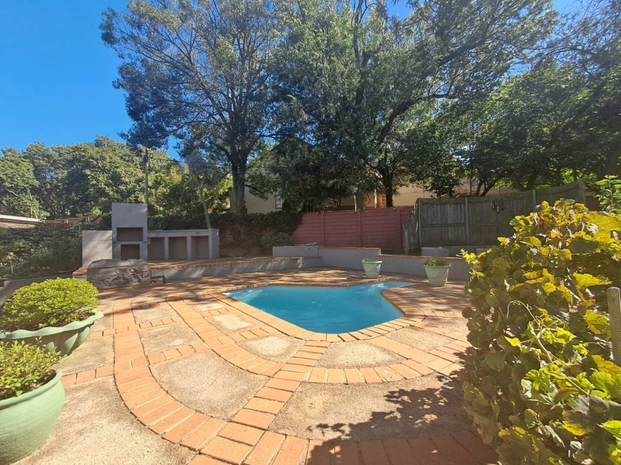 6 Bedroom Property for Sale in Kibler Park Gauteng