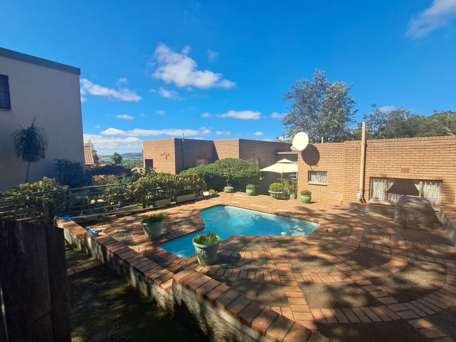 6 Bedroom Property for Sale in Kibler Park Gauteng