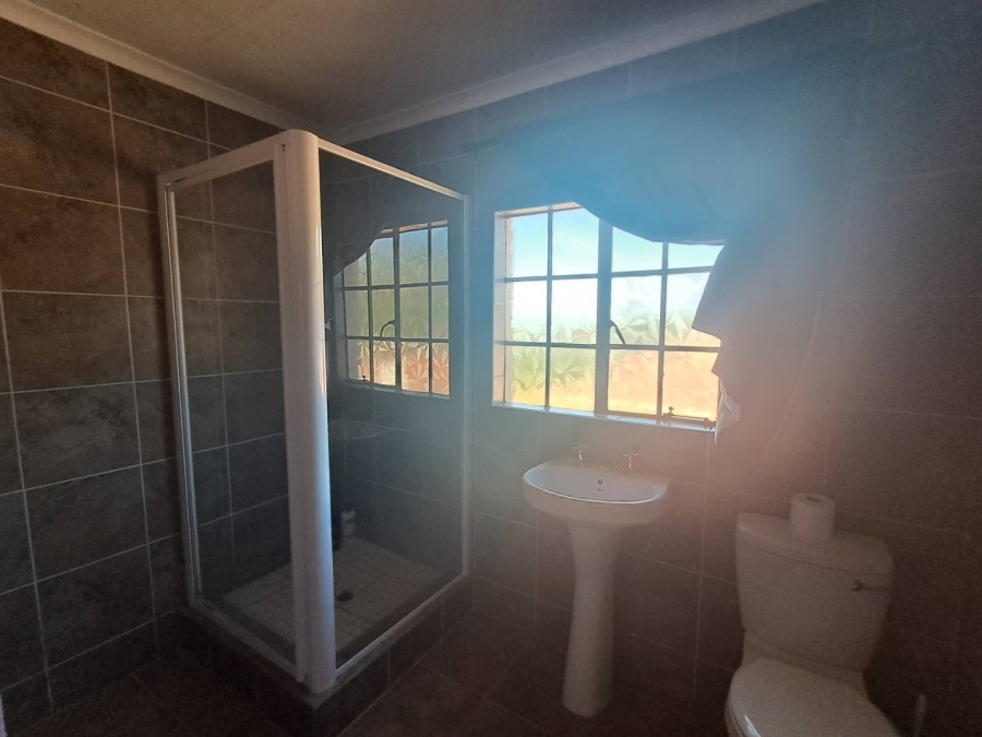 6 Bedroom Property for Sale in Kibler Park Gauteng