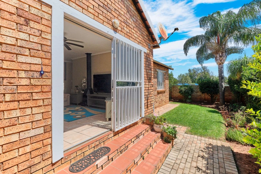 3 Bedroom Property for Sale in Willowbrook Gauteng