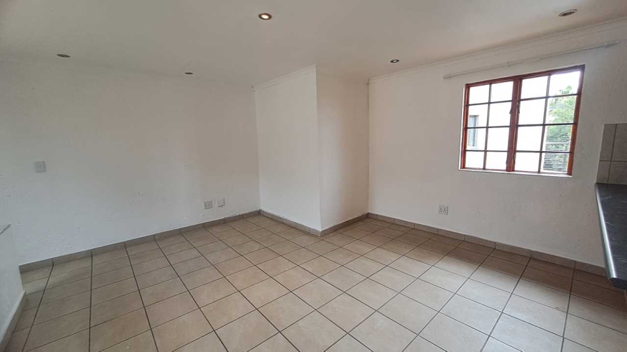 To Let 2 Bedroom Property for Rent in Mulbarton Gauteng