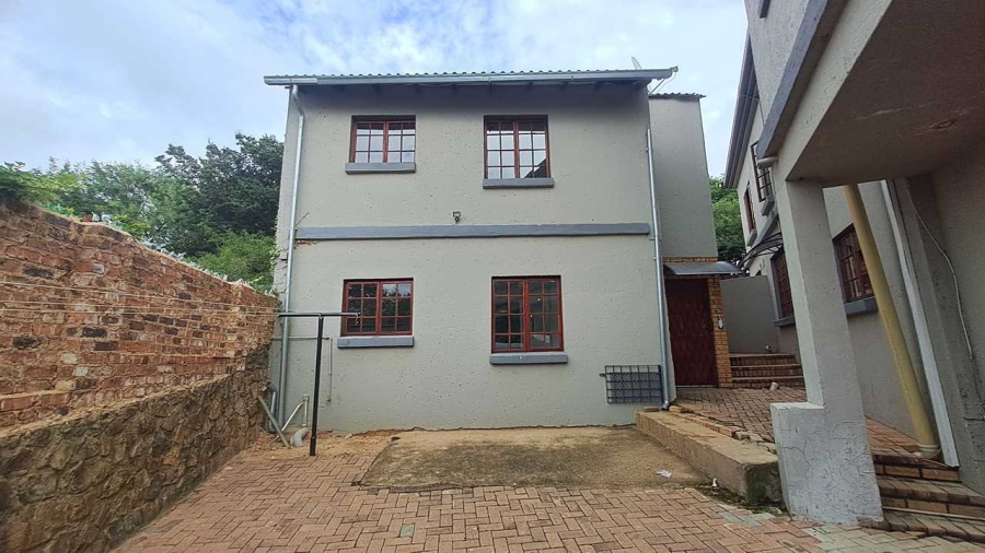 To Let 2 Bedroom Property for Rent in Mulbarton Gauteng