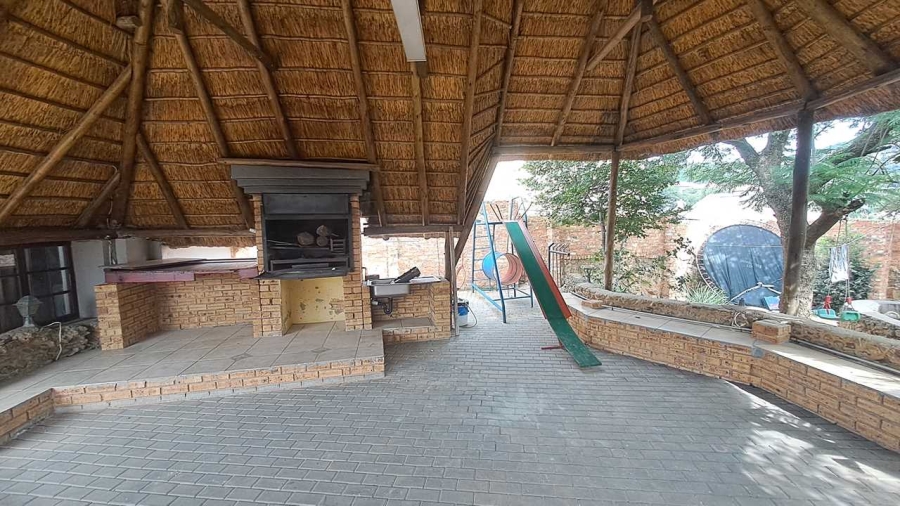 To Let 2 Bedroom Property for Rent in Mulbarton Gauteng