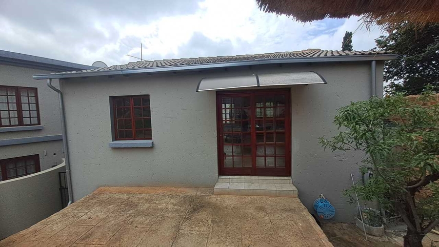 To Let 2 Bedroom Property for Rent in Mulbarton Gauteng