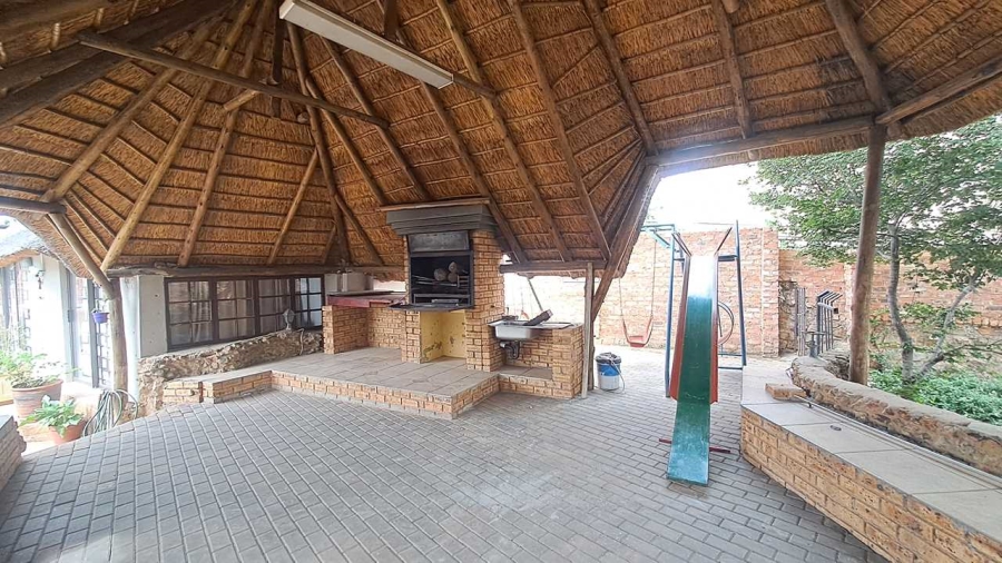 To Let 2 Bedroom Property for Rent in Mulbarton Gauteng