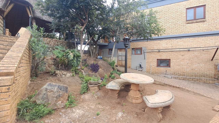 To Let 2 Bedroom Property for Rent in Mulbarton Gauteng