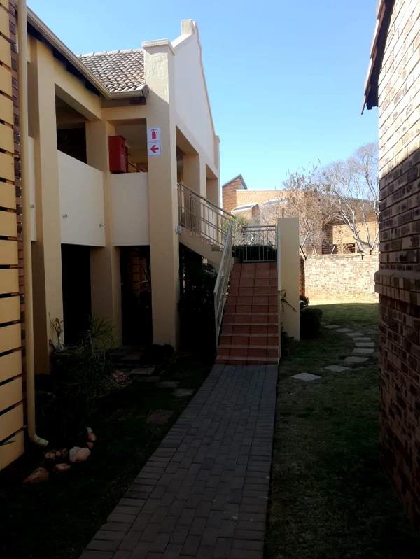 To Let 2 Bedroom Property for Rent in Boardwalk Villas Gauteng